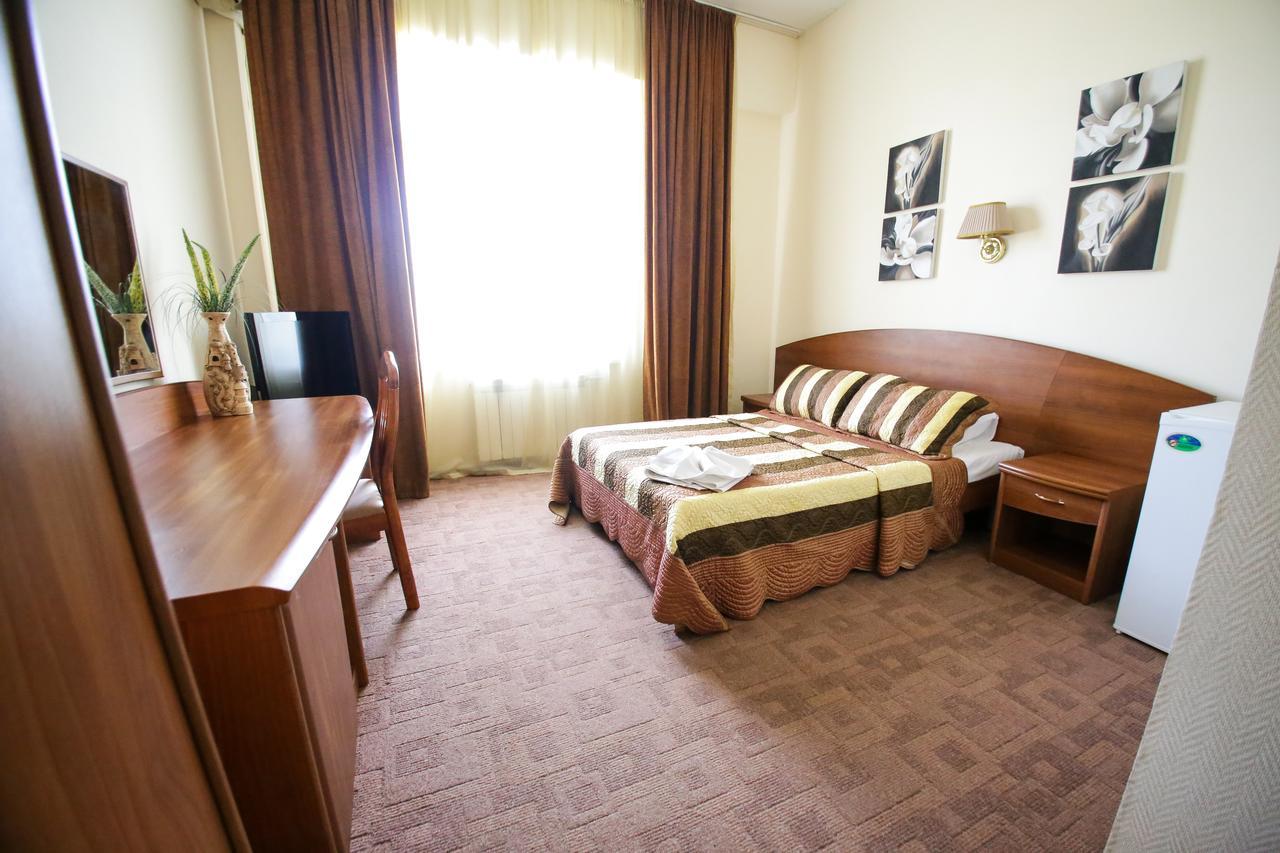 Victoria Palace Atyraū Dış mekan fotoğraf