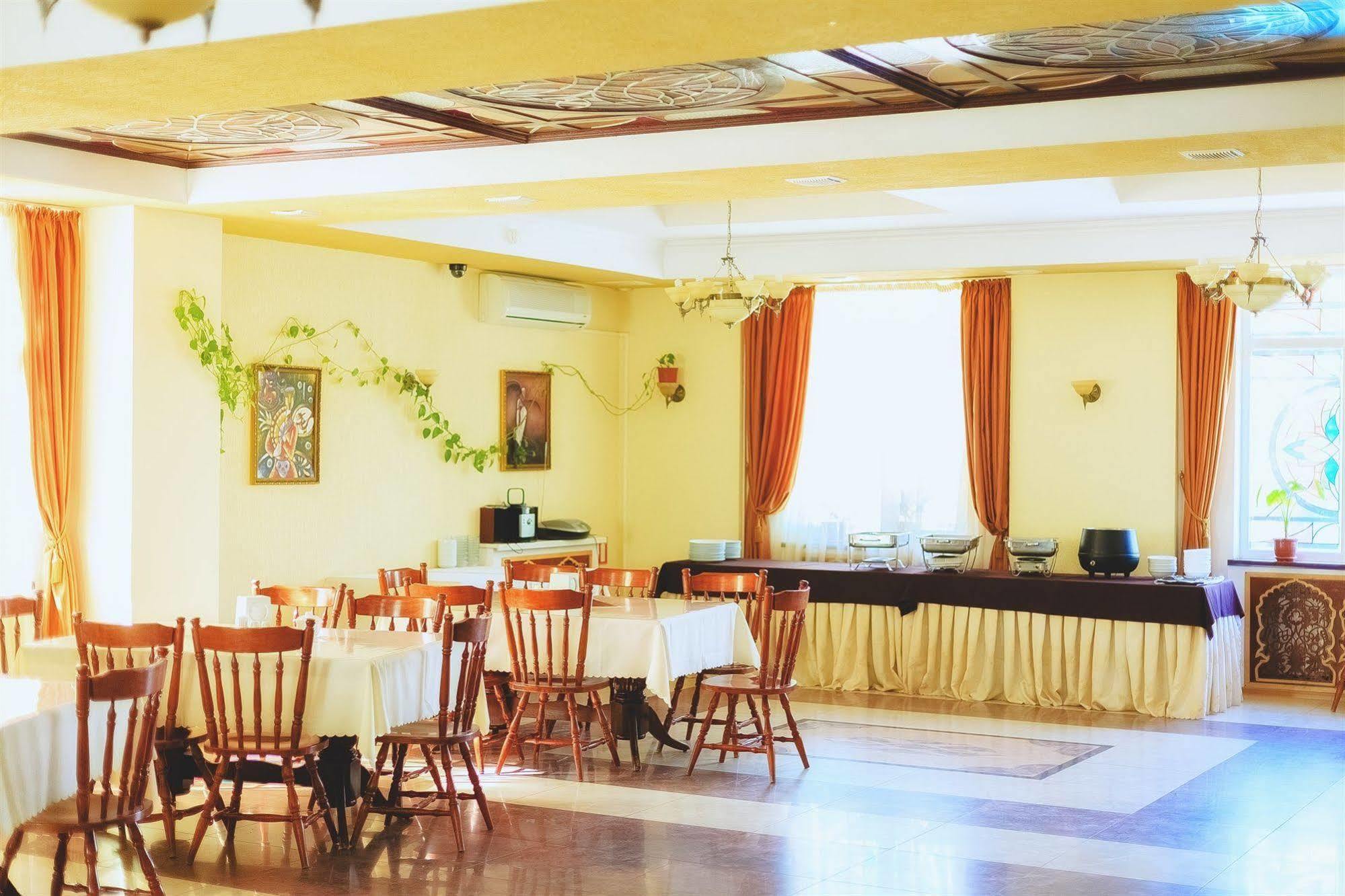 Victoria Palace Atyraū Dış mekan fotoğraf